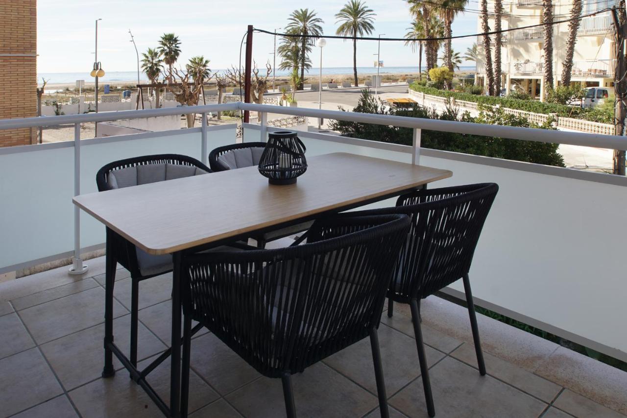 Beach Club House Apartment Castelldefels Exterior photo