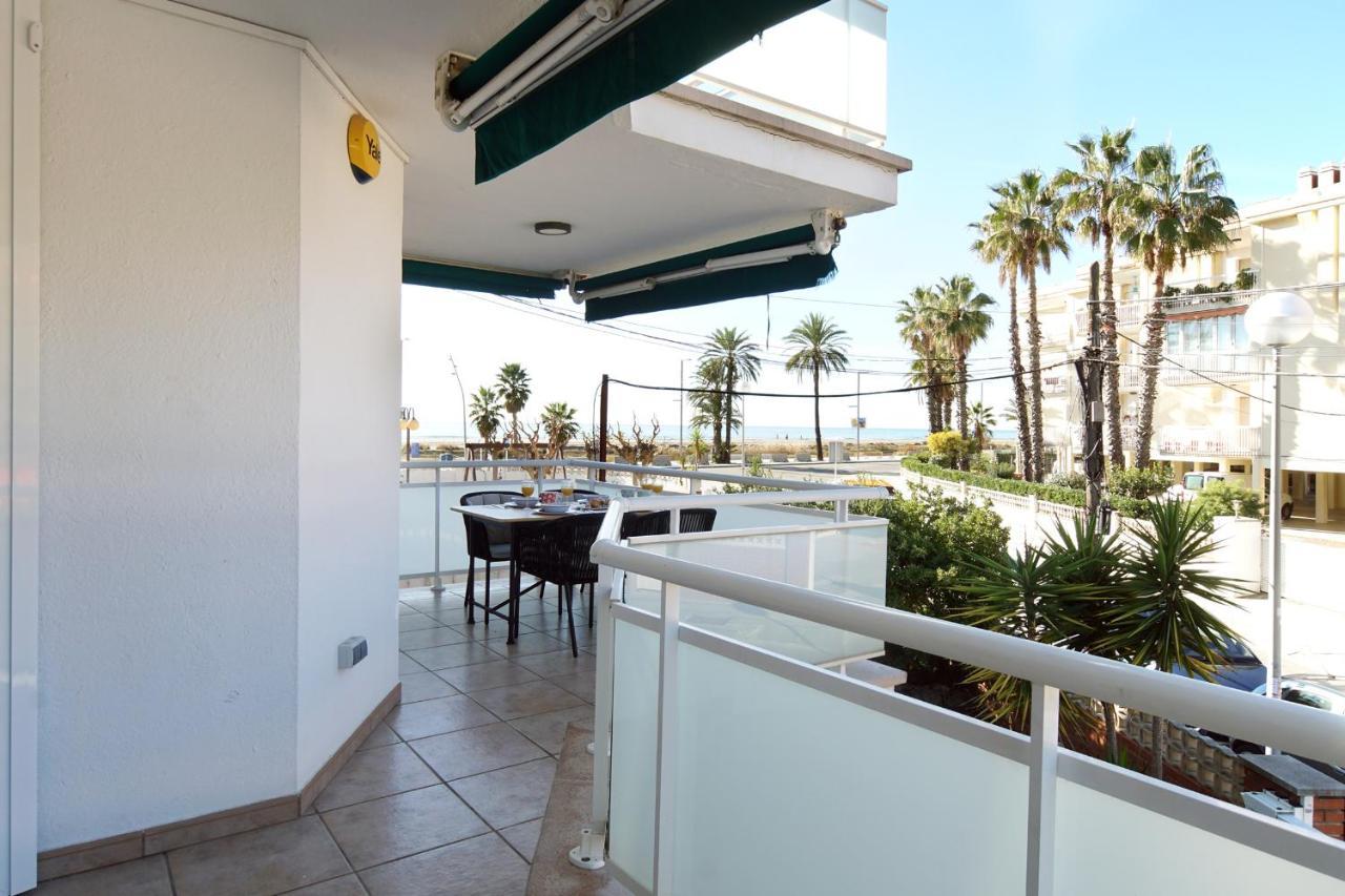 Beach Club House Apartment Castelldefels Exterior photo